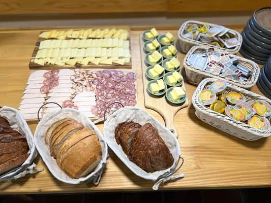 Doručak u Erjavčevom planinarskom domu