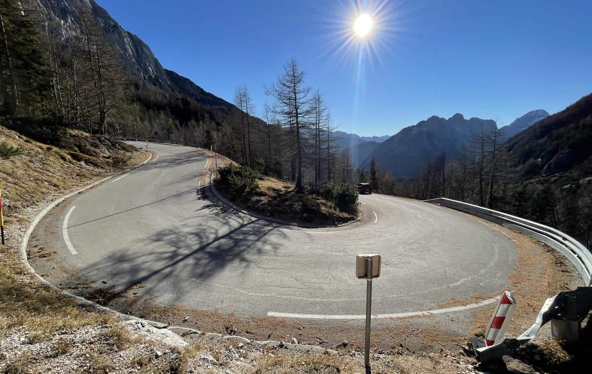 Cesta preko Vršiča ponovno će biti otvorena, obnova će se nastaviti u jesen 2025.